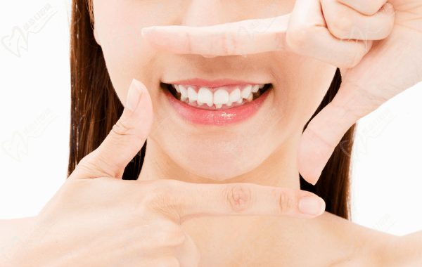 Dental implants vs ceramic crowns